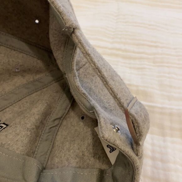 PINK hat . Perfect condition - Picture 6 of 8